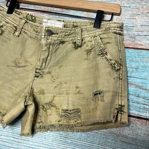 Free People Green Distressed Jean Shorts Size 2 - Picture 3 of 5